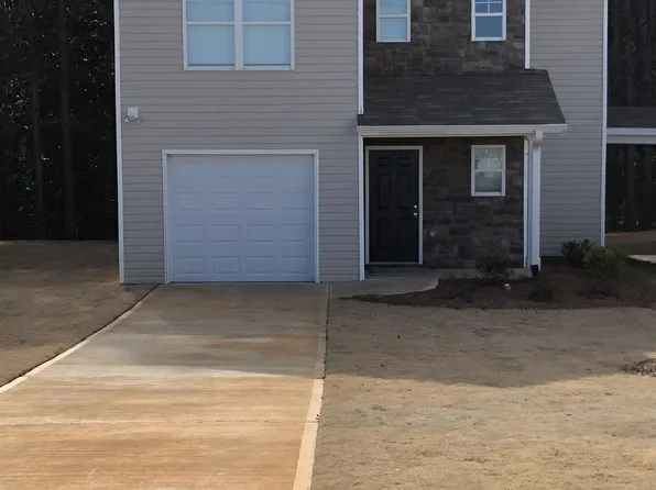 633 Carlton Pointe Dr, Palmetto, GA 30268