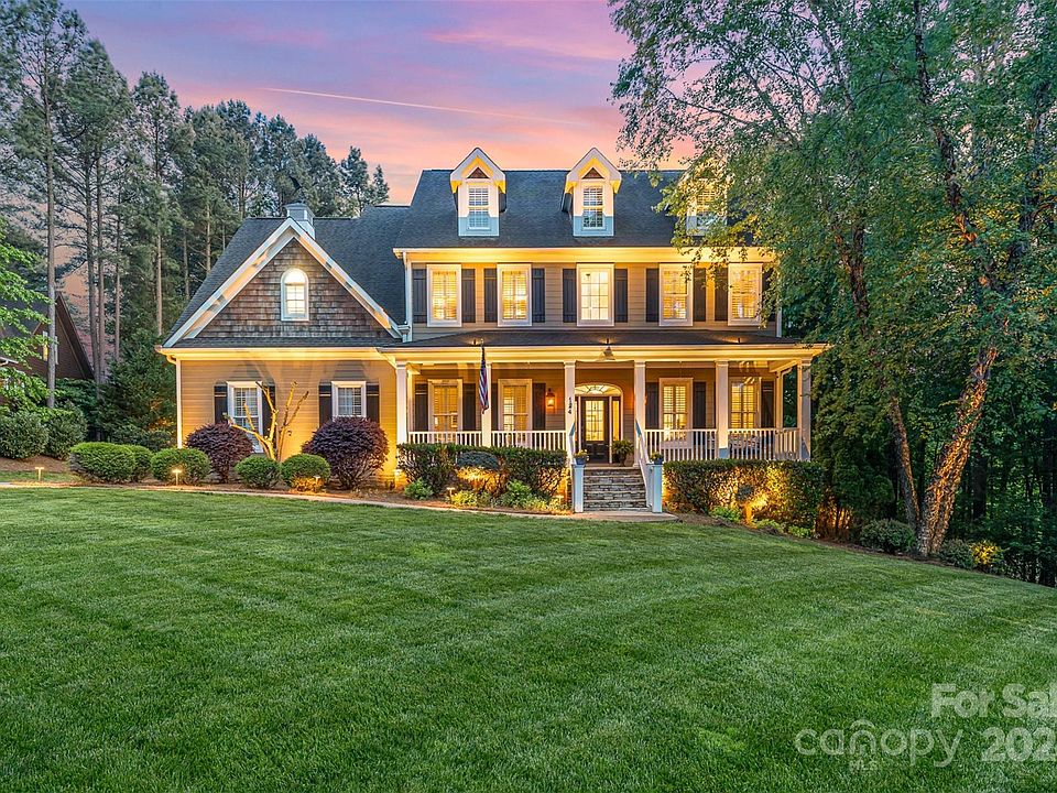 1st image of 124 Grove Creek Ln