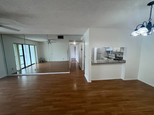 618 Sea Pine Way, Greenacres, FL