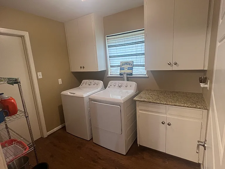 2418 Oak Dr — Photo 9