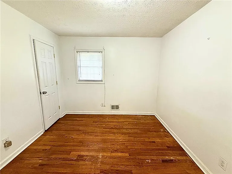 6424 Monica Dr — Photo 17