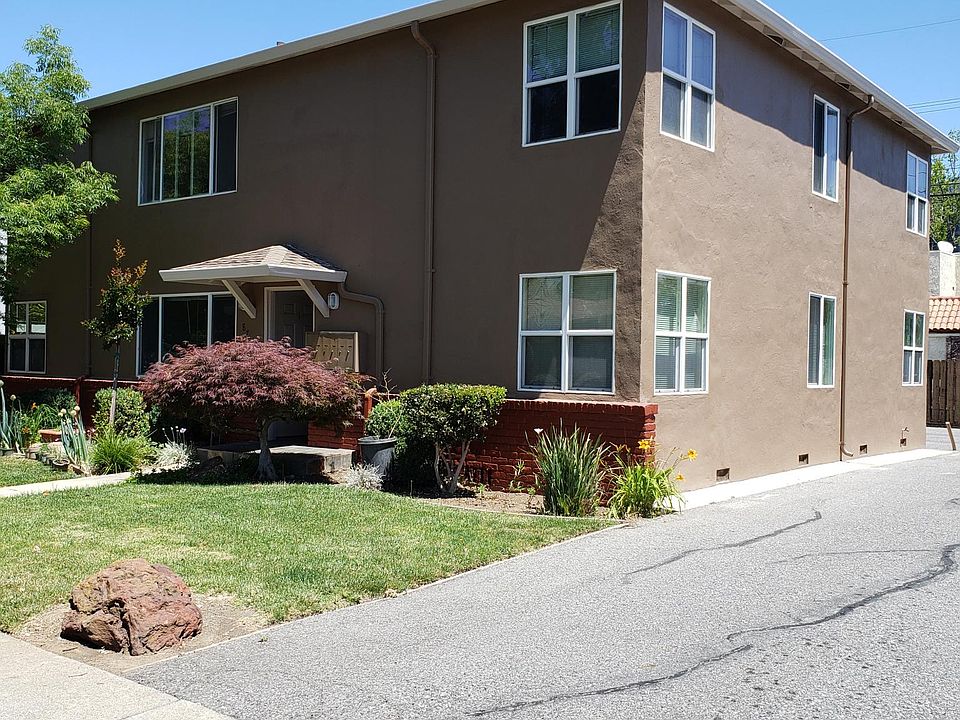 1st image of 876 Park Dr #4