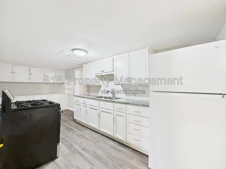 126 S Village Ter — Photo 9
