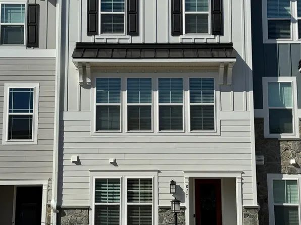 877 Arboleda Dr, Crozet, VA 22932