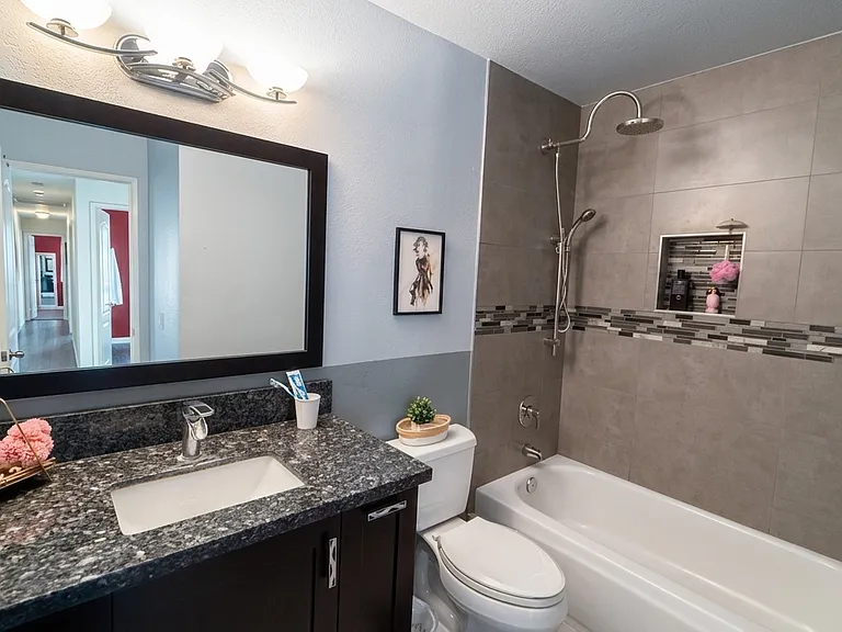 640 Kingswood Ln #F — Photo 9