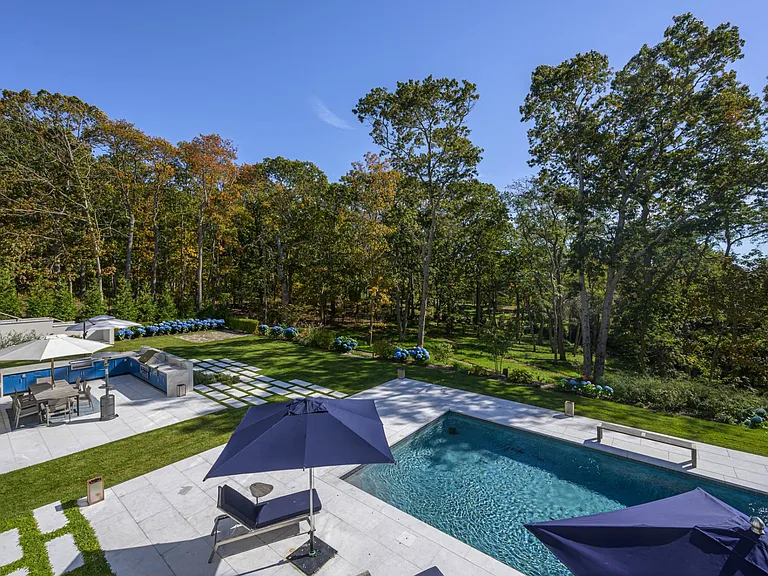 58 Edge Of Woods Rd — Photo 10