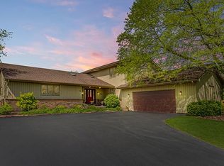 5 Kathy Ln, Hawthorn Woods, IL 60047