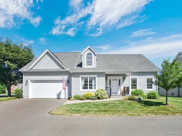 12 Daniel Circle #12, Suffield, CT 06078