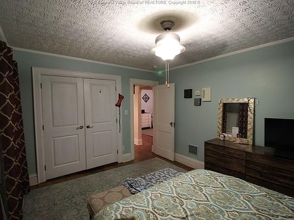 5th image of 421 Highland Ave