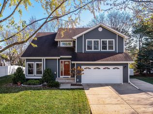 238 Ketten Dr, Naperville, IL 60563