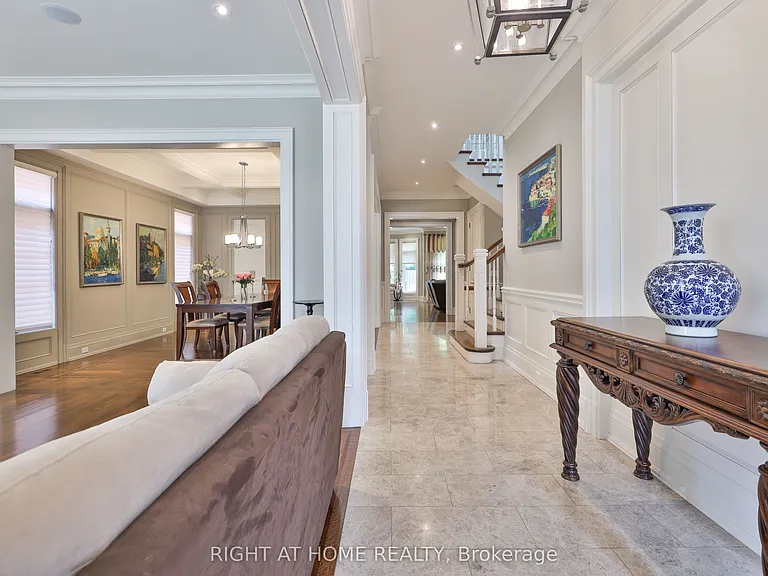 154 Munro Blvd — Photo 2