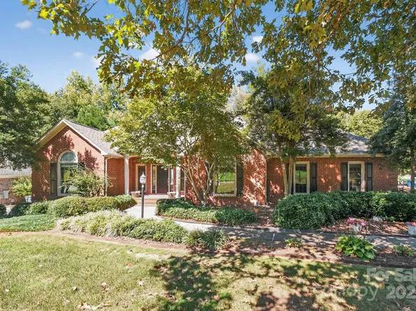 208 Stone Ridge Dr, Salisbury, NC 28146