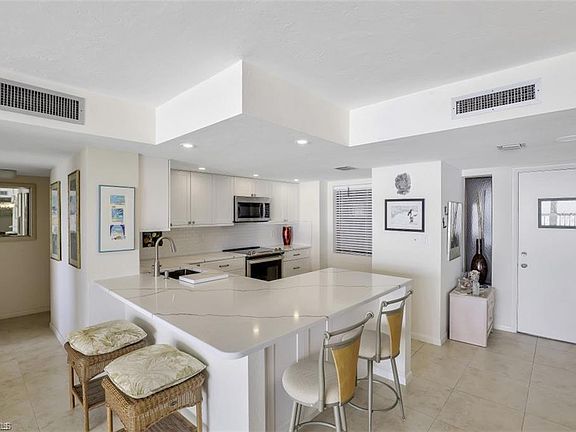2nd image of 26300 Hickory Blvd APT 804