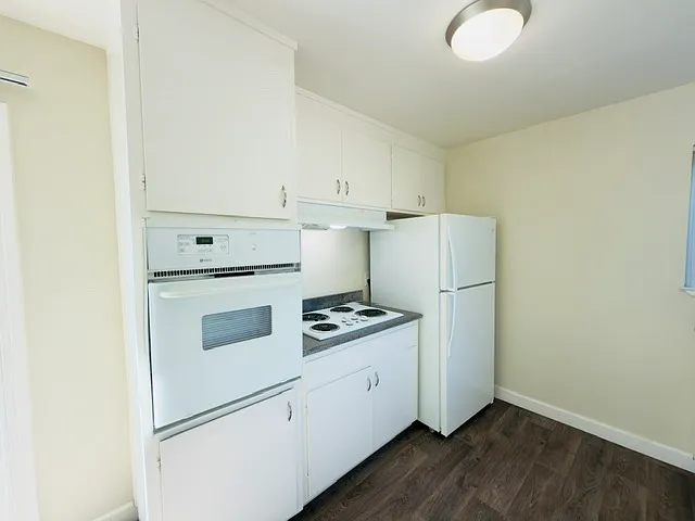 723 Redwood Ave #723 — Photo 8
