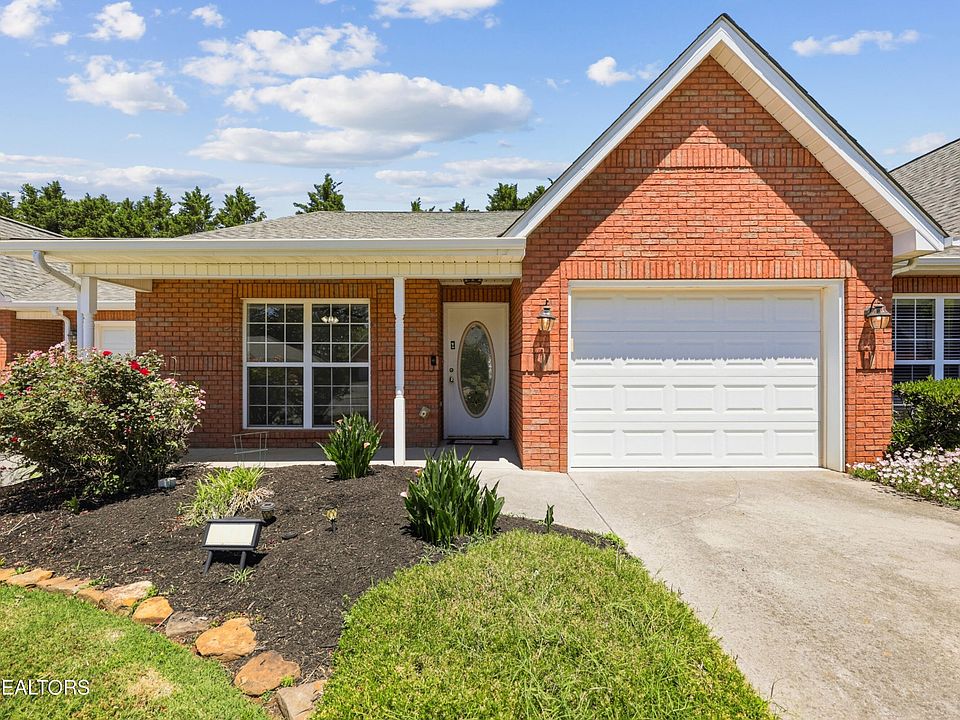 1st image of 2924 Dominion Dr
