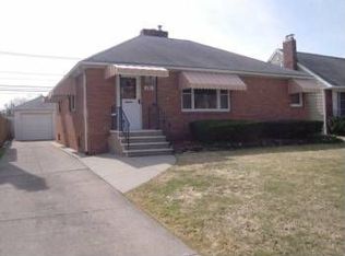 121 Gardenwood Ln, Buffalo, NY