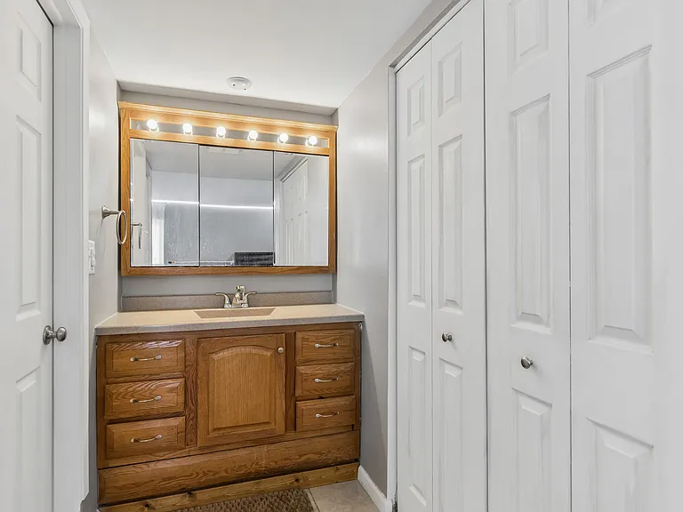 Kenilworth Cir — Photo 10