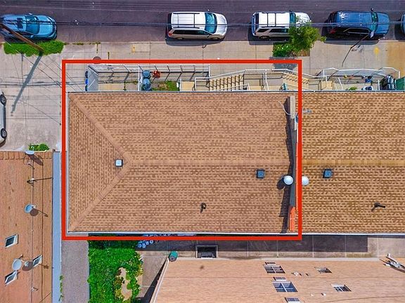 4th image of 24 Bay 47th St