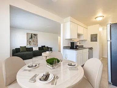 East Ridge Manor Apartment Homes - 1 Bed | 1 Bath