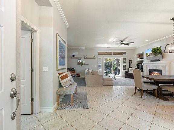 5th image of 933 Golden Oak Dr