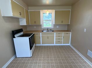 202 5th Ave SE #A, Jamestown, ND 58401