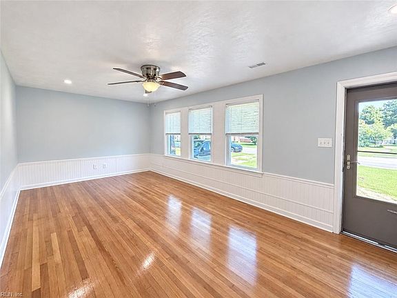 3rd image of 1811 Gildner Rd