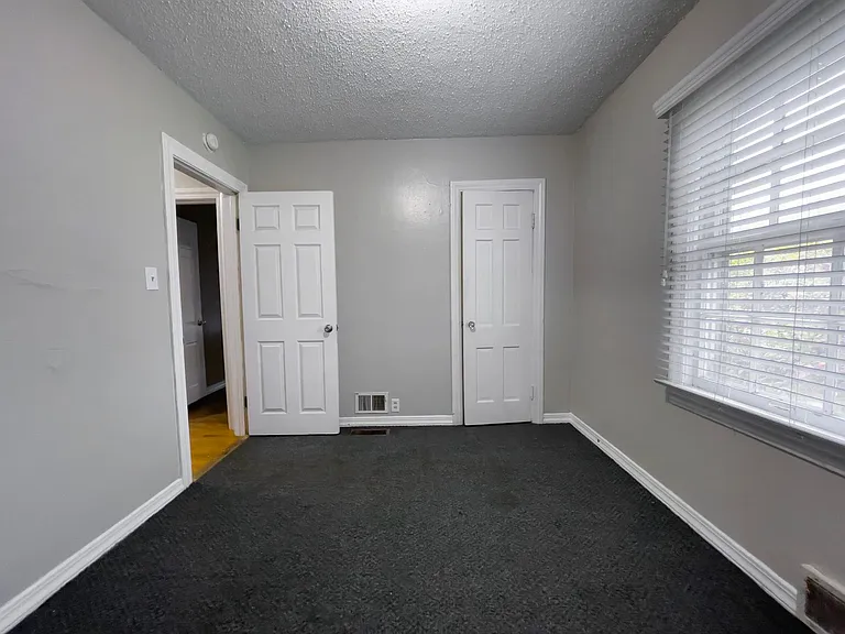 1408 N Mann Ave — Photo 19