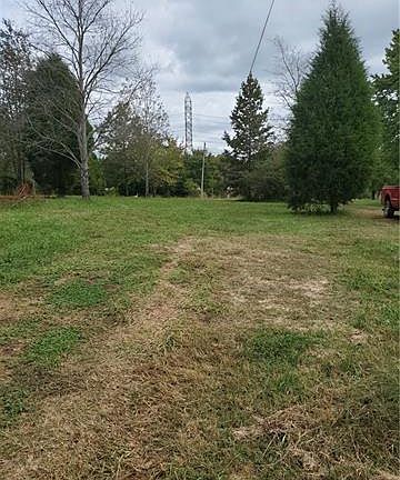3rd image of 168 Suzanne Ln