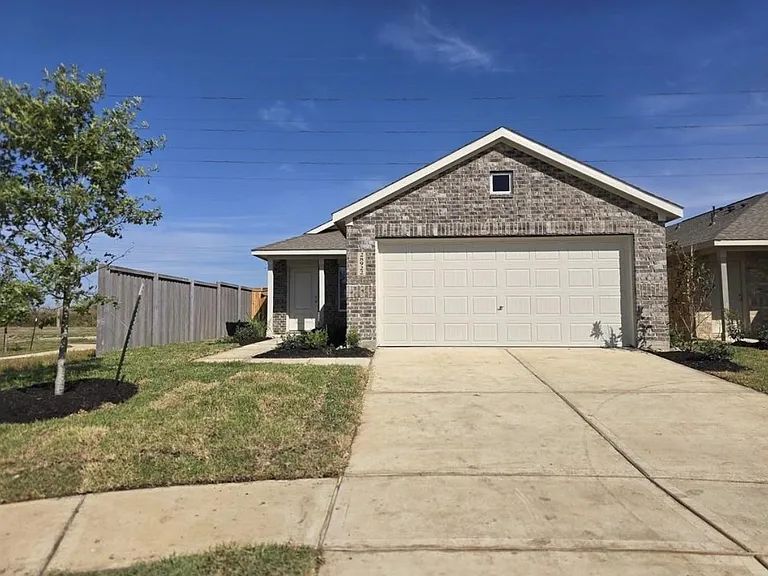 1515 Golden Iris Dr — Photo 1