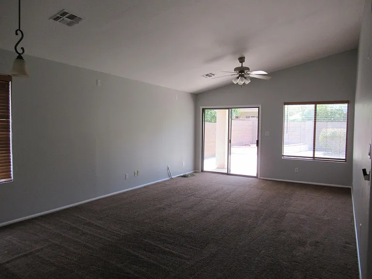 529 E Cantebria Dr — Photo 6