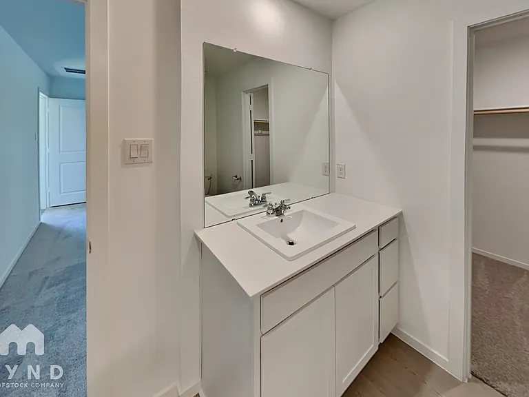 922 Lago Laceno Ln — Photo 7