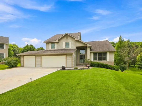 14335 48th Ave N, Plymouth, MN 55446