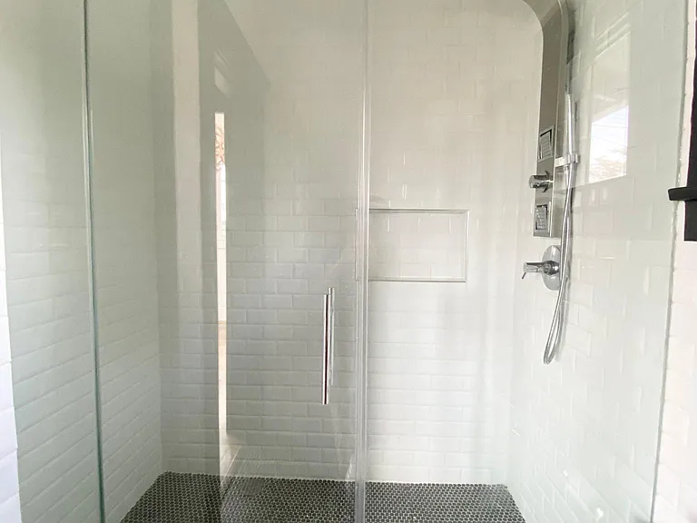 1548 W 48th St — Photo 32