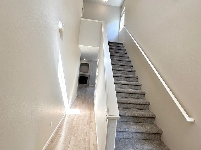 220 NE 57th Ave — Photo 6