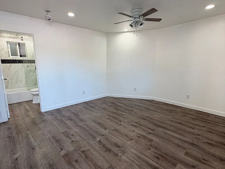 1324 Addison St — Photo 3