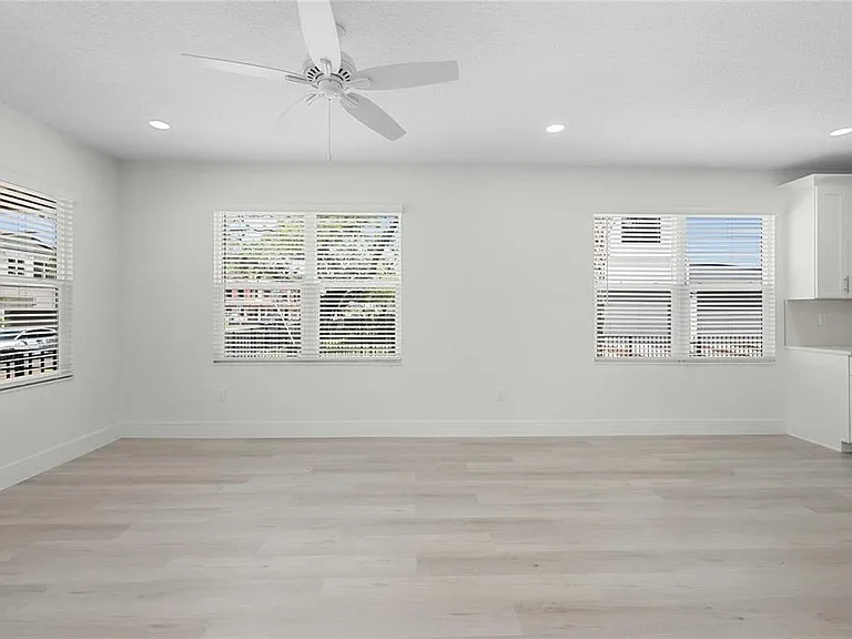 2203 N Blvd — Photo 24