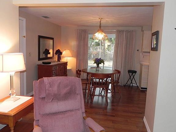 5th image of 4911 Briar Hill Ct