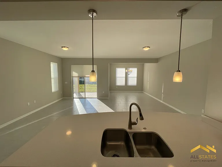 13532 Fountainbleau Dr — Photo 3
