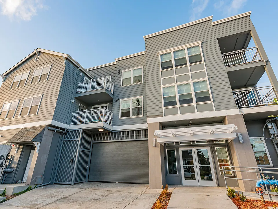 317 Lester Ave #103