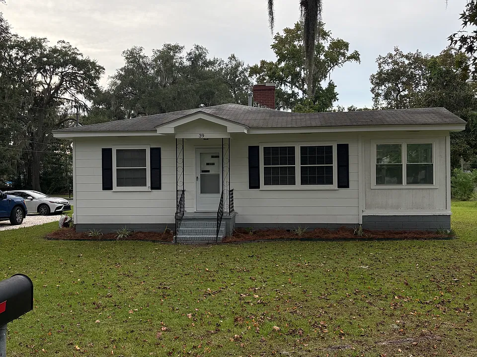 39 Cornus Dr