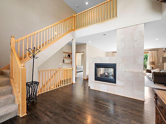 5th image of 6786 Yellowstone Ln N