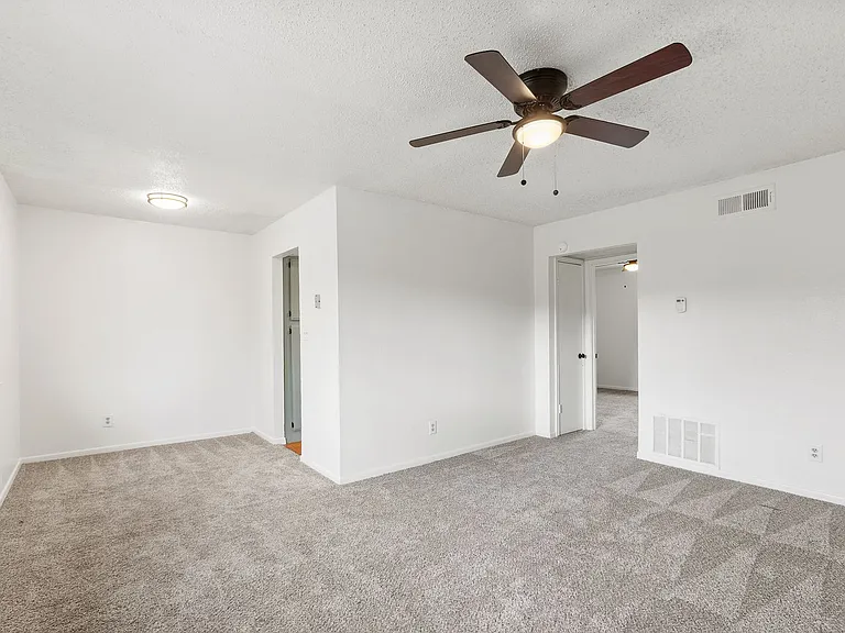 Chestnut Place Apartments — Photo 19