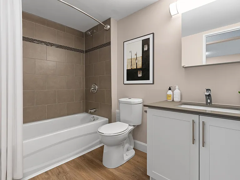 360 Croydon Ave — Photo 46