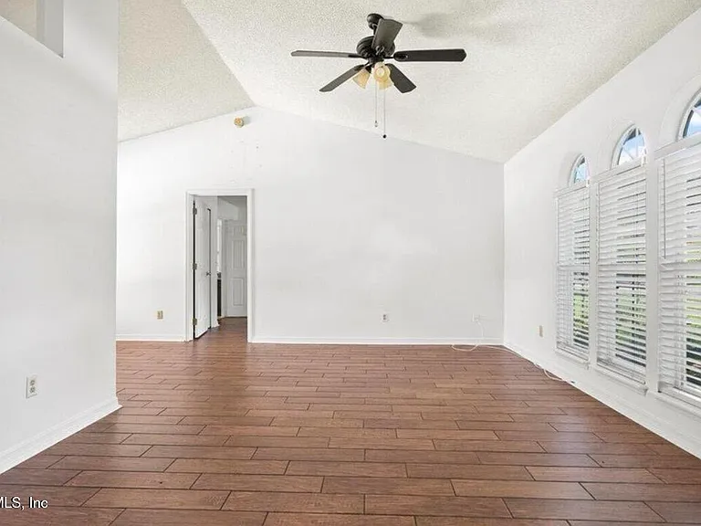 10334 Triple Crown Ave — Photo 15