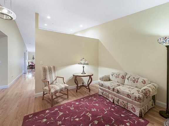 5th image of 36 Clipper Way #36