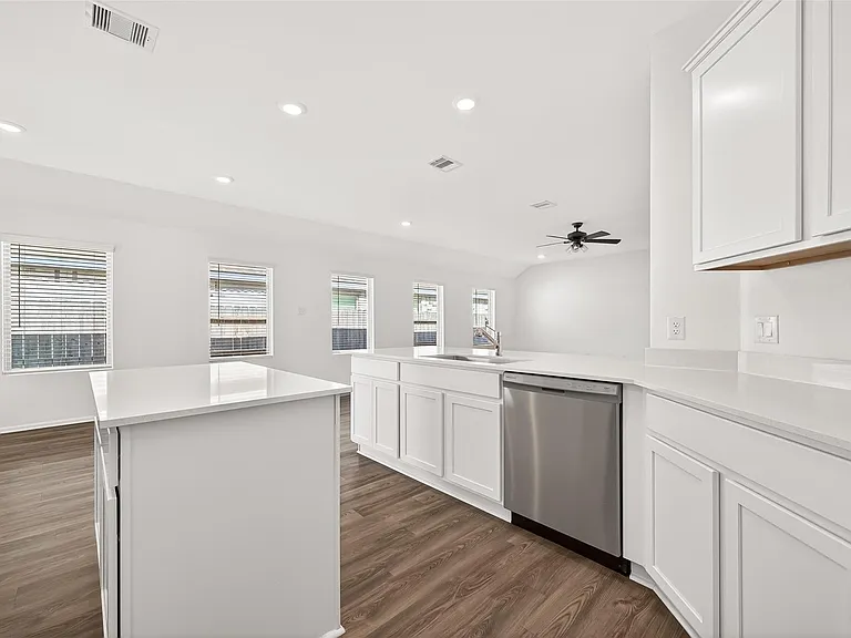 22215 Scarlino Dr — Photo 15