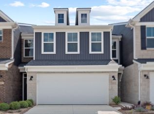 1422 Superior Dr, Milford, MI 48381