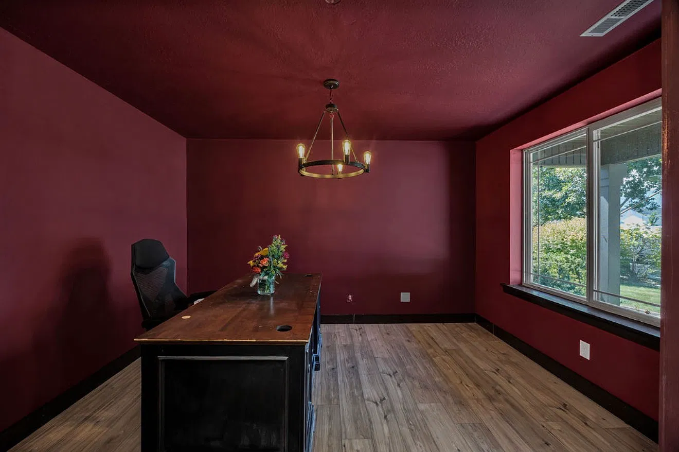 4 bed, 2160 sqft, $2,750 — Photo 3