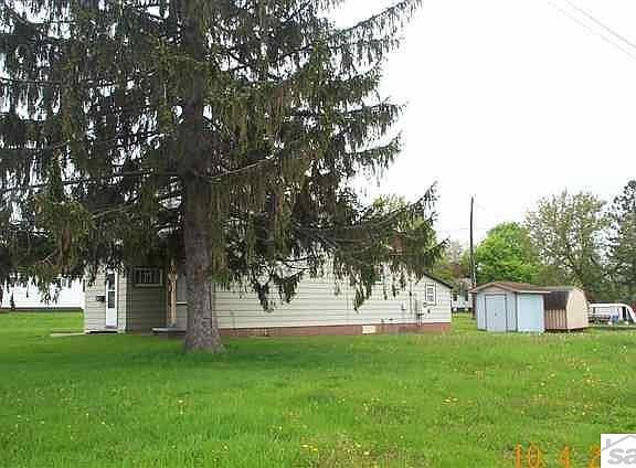 3rd image of 421 12th Ave W