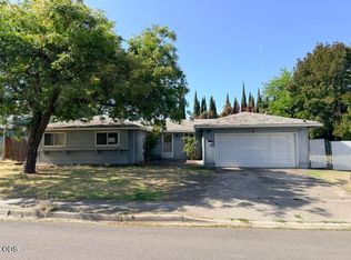 1209 N 10th St, Central Pt, OR 97502